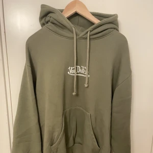 Von Dutch hoodie - Von dutch hoodie från pull&bear knappt använd 