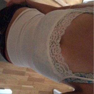 Spets linne - Spetts linne från shein som inte kommer till användning 💘 jätte bra skick. Skriv för fler bilder och detaljer 💋Priset går att diskutera & frakt tillkommer🫶🏻