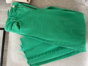 zarajeans - storlek 34, Wide Leg Full Length gröna