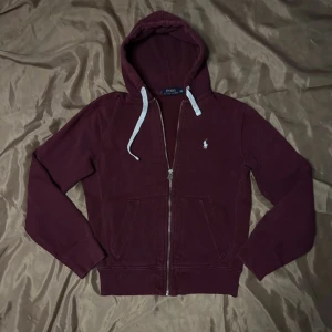 Ralph lauren zip up  - Riktigt snygg Ralph lauren zip up tröja i bra skick. 