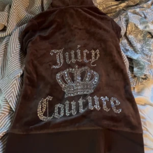 Juicy set  - Nästan aldrig använt, säljer för att det inte kommer till användning, fint skick 