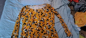 Gula tröjor  - Långärmade tuna 50kr styck 