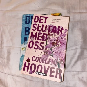 Det slutar/börjar med oss. Collen Hoover - Dessa slutsålda böcker av collen hoover🫶 säljs eftersom jag läst ut dem. Kan säljas styck eller paket🙌60kr st, 100 för båda. DET BÖRJAR MED OSS ÄR SÅLD💕