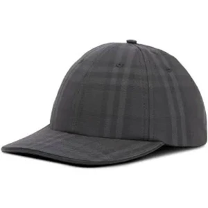 SÖKER BURBERRY KEPS - Söker svart burberry keps, skriv om du har.