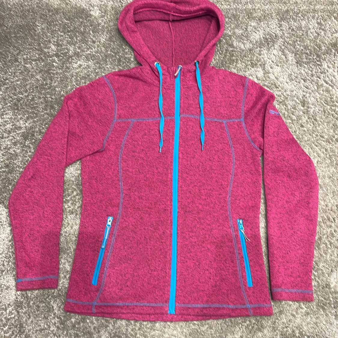 Fleecejacka med luva - 90