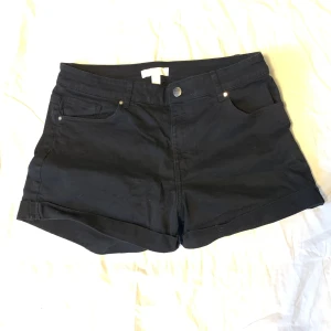 shorts - svarta shorts från hm👐 använda fåtal gånger