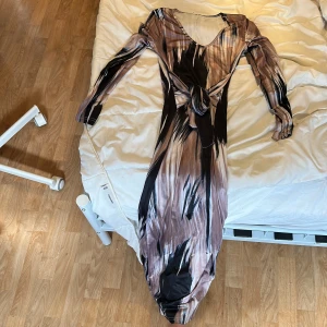 klänning från shein - använt fåtal gånger. Bra skick inga märken. 
