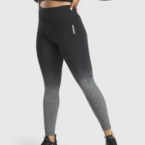 Gymshark tights - Säljer mina gymshark tights som inte längre går att få tag på, superbra skick💞 passar S & M
