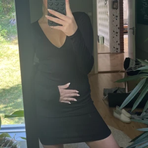 Svart klänning - Superfin svart långärmad klänning från Gina Tricot. 💞💞