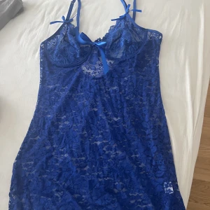 Blått nattlinne - Blått nattlinne i mycket fint skick, aldrig använt! 