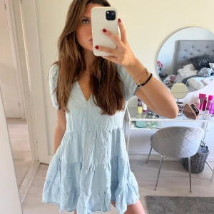 Klänning  - Så söt klänning som jag inte riktigt får användning för längre 