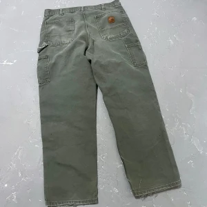 Carhartt doubleknees - Carharrt doubleknees, skick 8/10, kom dm för fler frågor💚