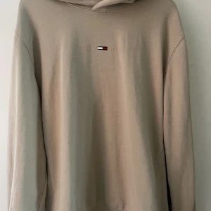 Hoddie - Snöret har försvunnit men i övrigt väldigt bra skick