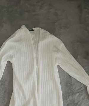 Kofta  - Kofta i vit 