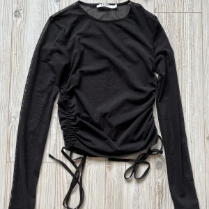 Mesh-topp - Snygg mesh-topp från nakd, i strl S!