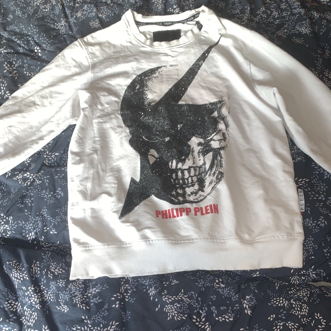 Philip plein tröja pris:500kr storlek L - 90