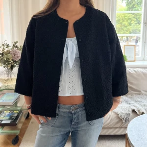 Trekvartsärmad jacka!  - Najs trekvartsärmad jacka!!