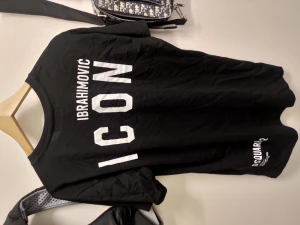 Icon (Ibrahimovic) - Hej? Bilderna är kanska slarvig tagen. Skick är bättre var det ser ut på foton. Använder dem mesta av de är knappast används önska du mer bilder ,,det bara pm