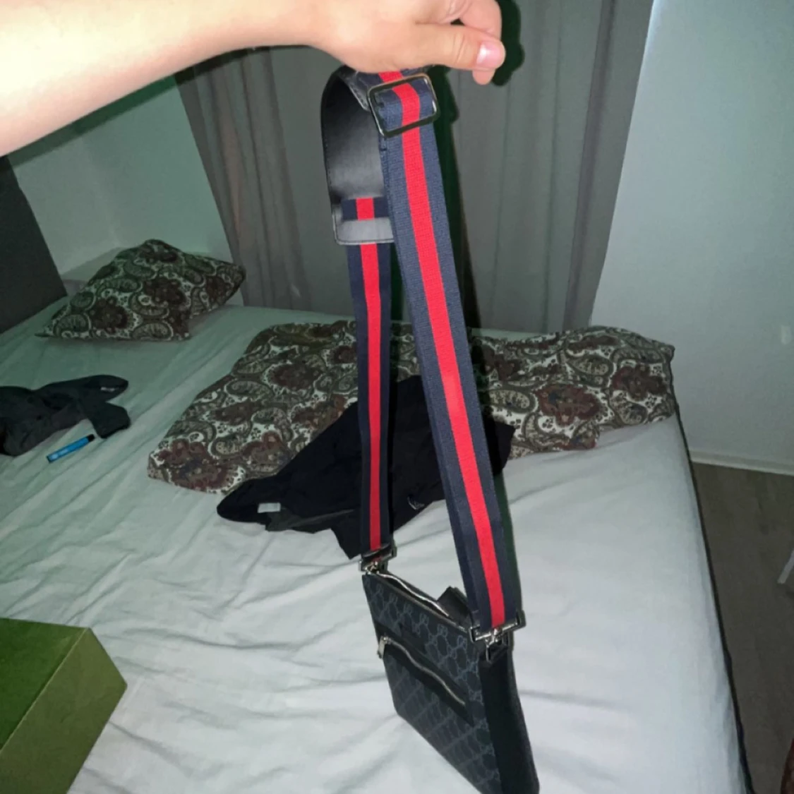 Gucci Axel väska äkta  - 90