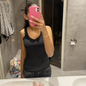 Spets linne  - Gulligt linne med spets🩷