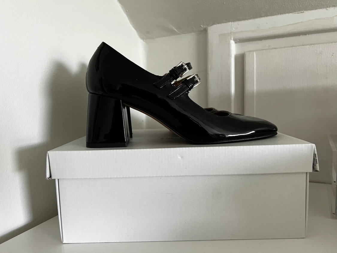 Mary Jane Pumps Klackar Lack Skinn Strl 40