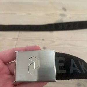 Peak performance bälte - Hej! Säljer nu ett peak performance bälte. Aldrig använt pris 150kr cond 10/10 One size