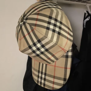 Burberry keps - Fortfarande fräsch använd under sommaren. 