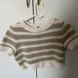 Croped stickad topp - Jätte gullig topp som jag inte använder längre 🩷
