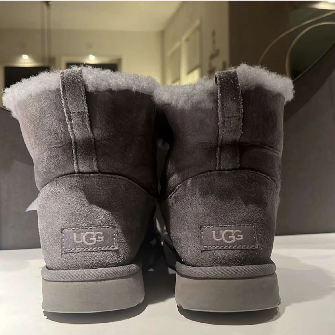 Gråa Uggs - 90