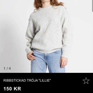 Stickad tröja - Den är använd men fortfarande i fint skick