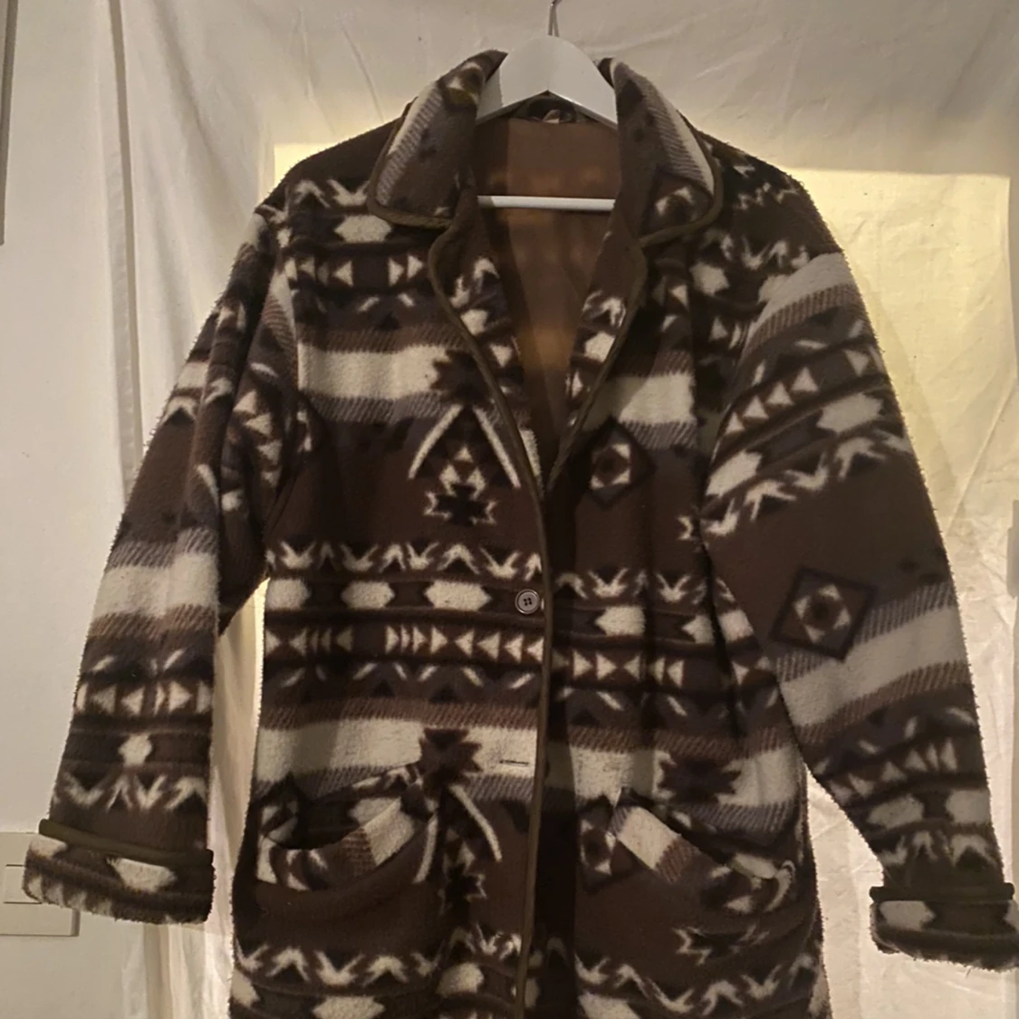 Jacka med fint mönster