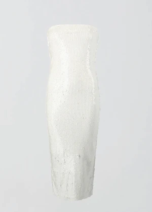 Nyårsklänning?🥰 - Superfin vit glittrig klänning perfekt till fest/nyår! Använd en gång. Nypris 500kr Storlek S men passar även xs.  Hör av er vid fler bilder/frågor💕 Fint skick. 