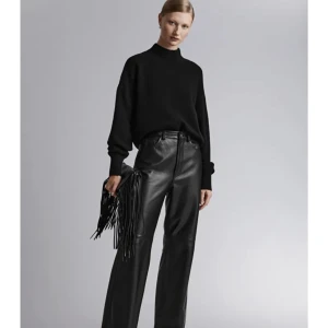 Stickad tröja  - Stickad tröja från & Other stories, storlek M