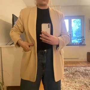 Cerruti Kavaj - Välvårdad och sällan använd kavaj från Cerruti 1881. Superfint skick!  30% Kaschmir