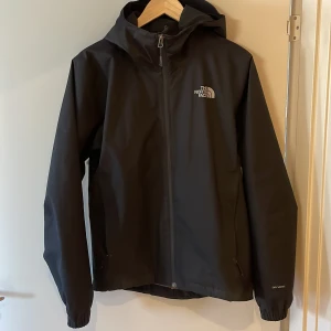 The North face jacka  - Aldrig använd  10/10 skick Storlek XS sitter som S