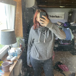 Tjock tröja  - Jätte skön tjock tröja bra skick 