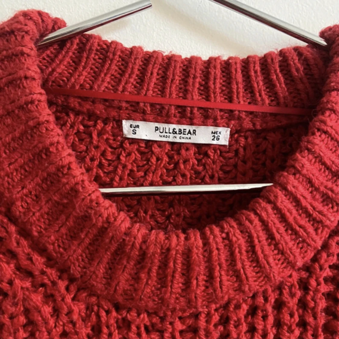 Röd stickad klänning  - 91
