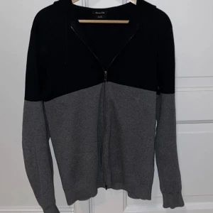 Massimo dutti - Säljer min Massimo dutti tröja inga defekter 10/10 skick strlk s