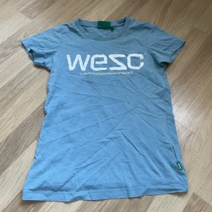 T shirt - T-shirt i storlek 34