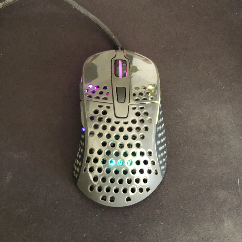 Xtrify M4-RGB, säljer pga av har inget behov av den längre, musen är använd men den är rengjord och så gott som ny, orginal boxen medföljer.. Övrigt.