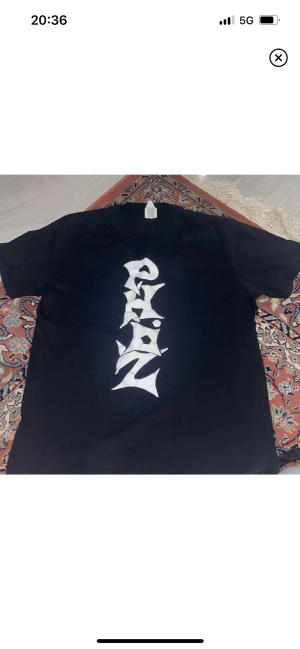 t shirt - as snygg t shirt använd bara en gång, inga defekter💗