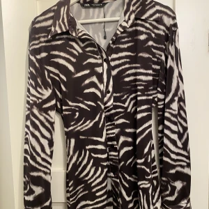 Blus från zara  - Blus från Zara. Storlek S