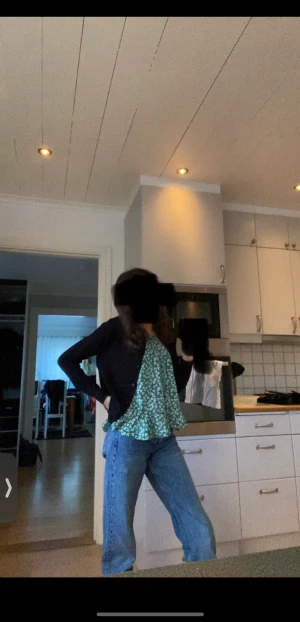 Söt kjol 💓 - Jättegullig kjol i strl s💓bekväm och sparsamt andvänd. Man stänger den med zip. Hör av för mer info, pris kan självklart diskuteras💓💓