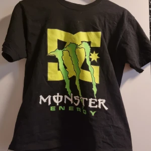 DC Monster energy tshirt - Storlek S men skulle passa M också! 