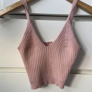 SARAH CAMERON TOPP - OUTER BANKS!! aldrig använd endast testad, tycker om den. Bara den att den är för kort och jag gillar inte det. DEN ÄR JÄTTESTRETCHIG! (Är inte så lite som den ser ut) 