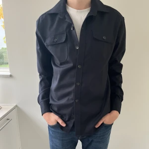 Overshirt John Henric - Overshirt från john henric, skick 8/10 säljer för 600