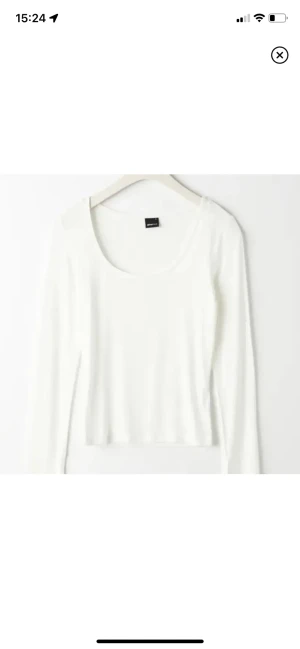 Vit Gina topp  - Säljer denna vita Gina toppen använd Max 1-2 ggr. Säljer för att den aldrig kom till användning. St: XS                     Pris kan diskuteras 