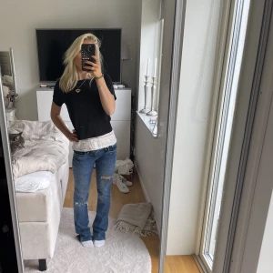 Lbt jeabs - Säljer dessa superfina low waist jeans från lbt med hål. Dem är i modellen valerie🙌🏽🩷🩷