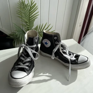 Converse  - Välanvända converse i storlek 39