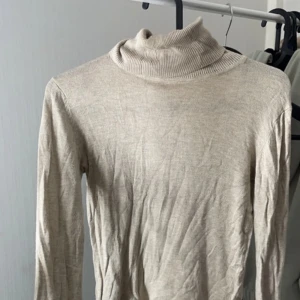 Polo tröja pull&bear - Använd bra skick storlek s